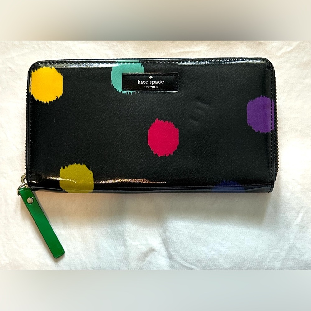 Kate Spade | Glossy Black Polka Dot Wallet!